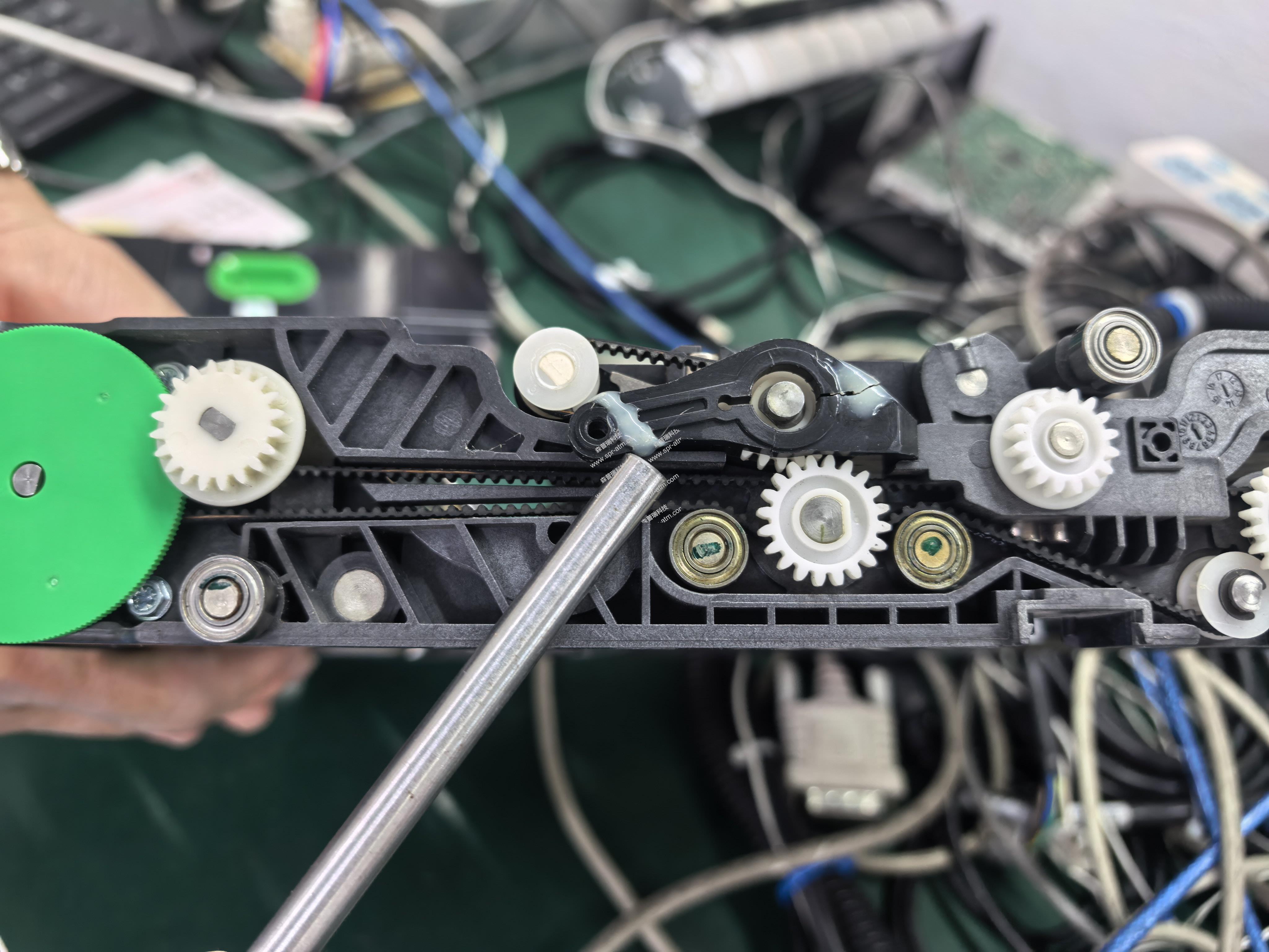 NCR S2 小车驱动连杆塑料底座Carriage Lower Linkage Drive Mount