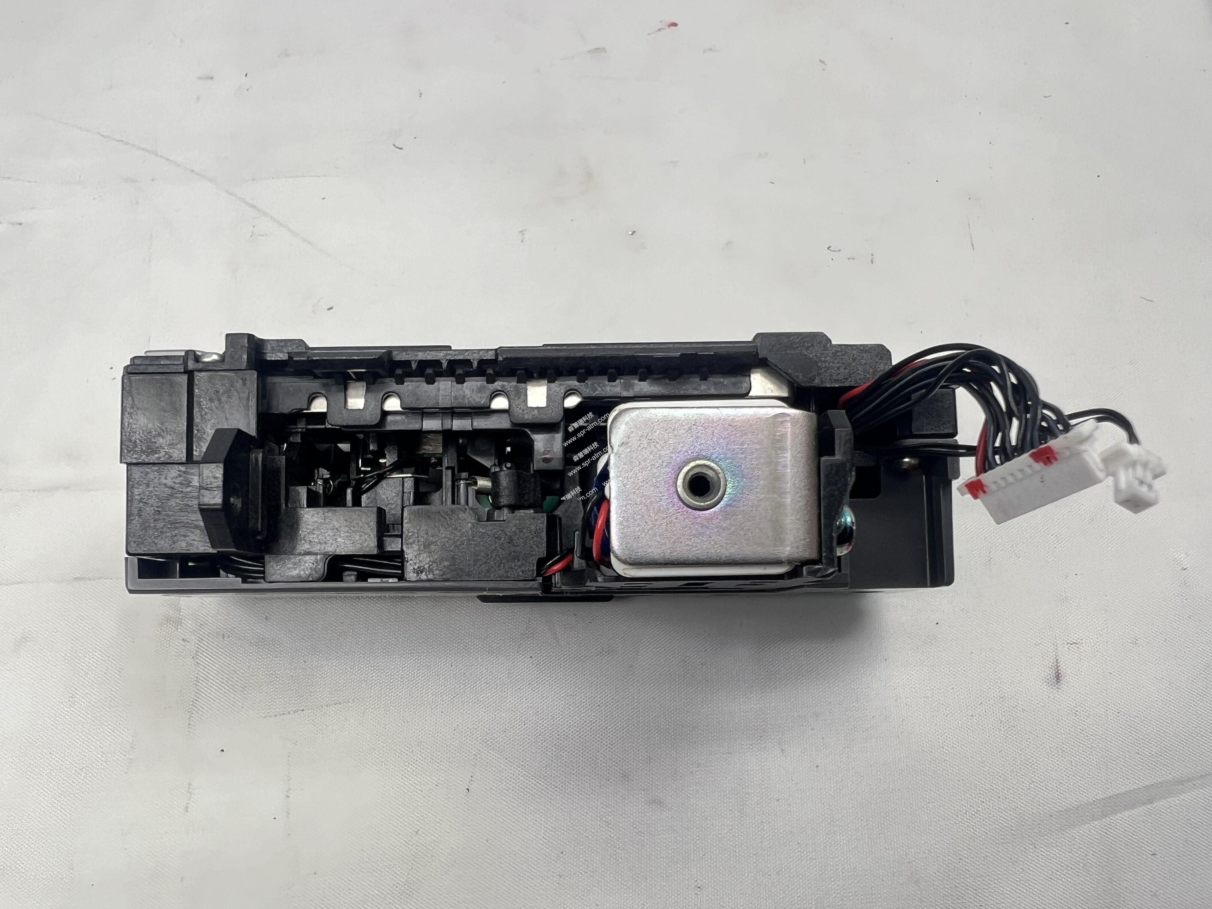 V2G读卡器入卡头下部组件