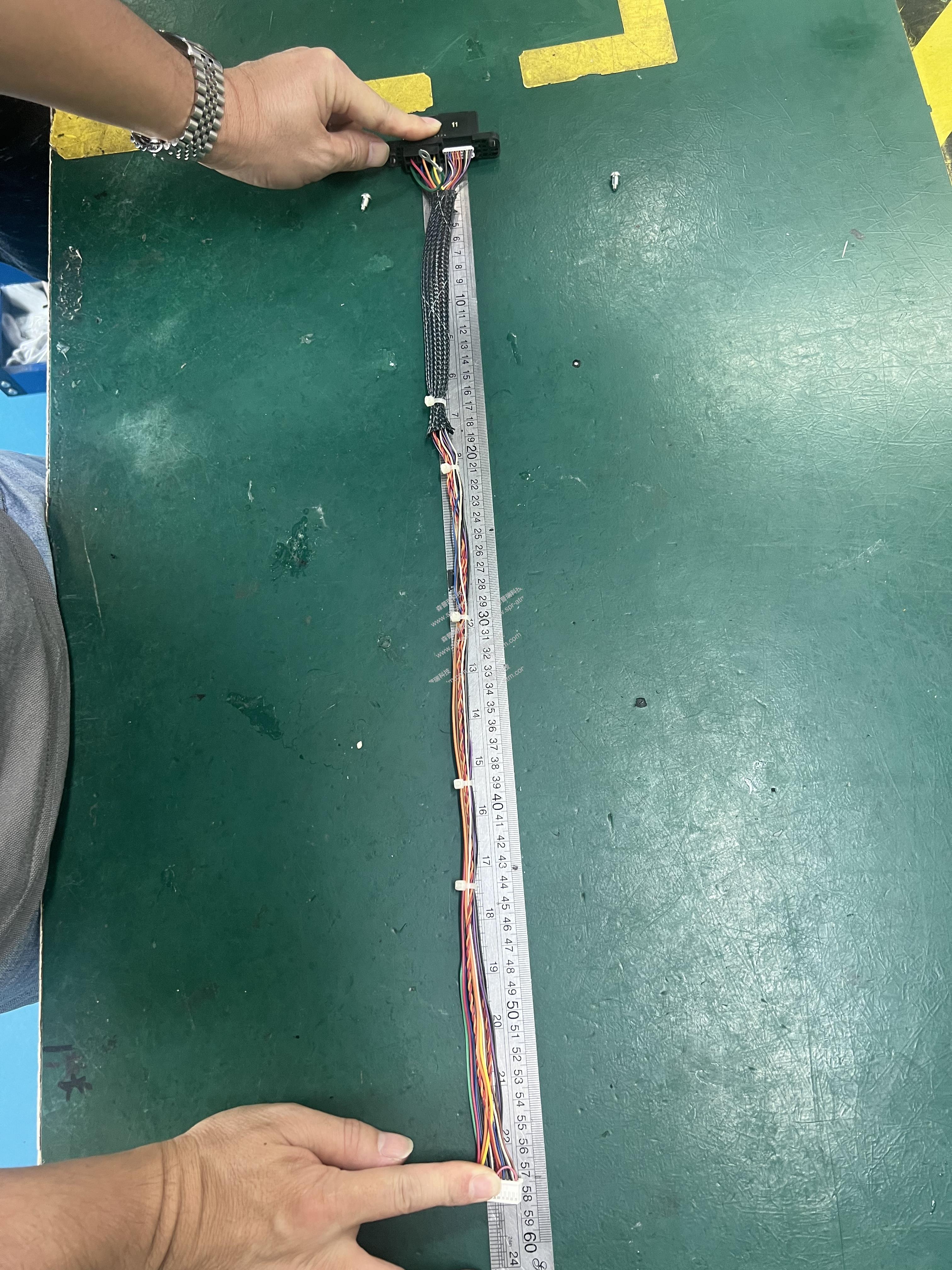 6683/6687钞箱连接线L1 （57.5cm）